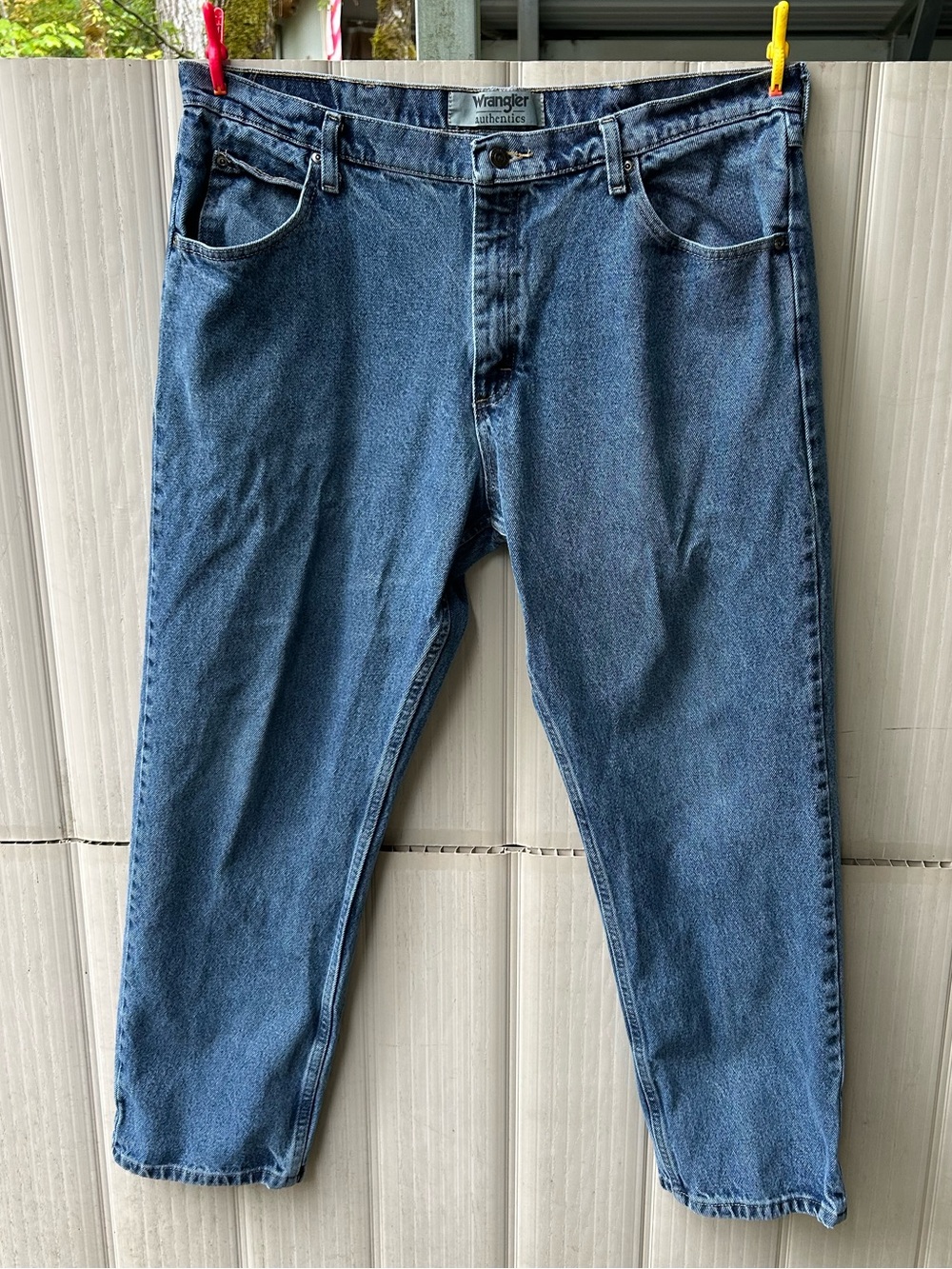 Wrangler Men's Relaxed Fit Dark Blue Denim Jeans